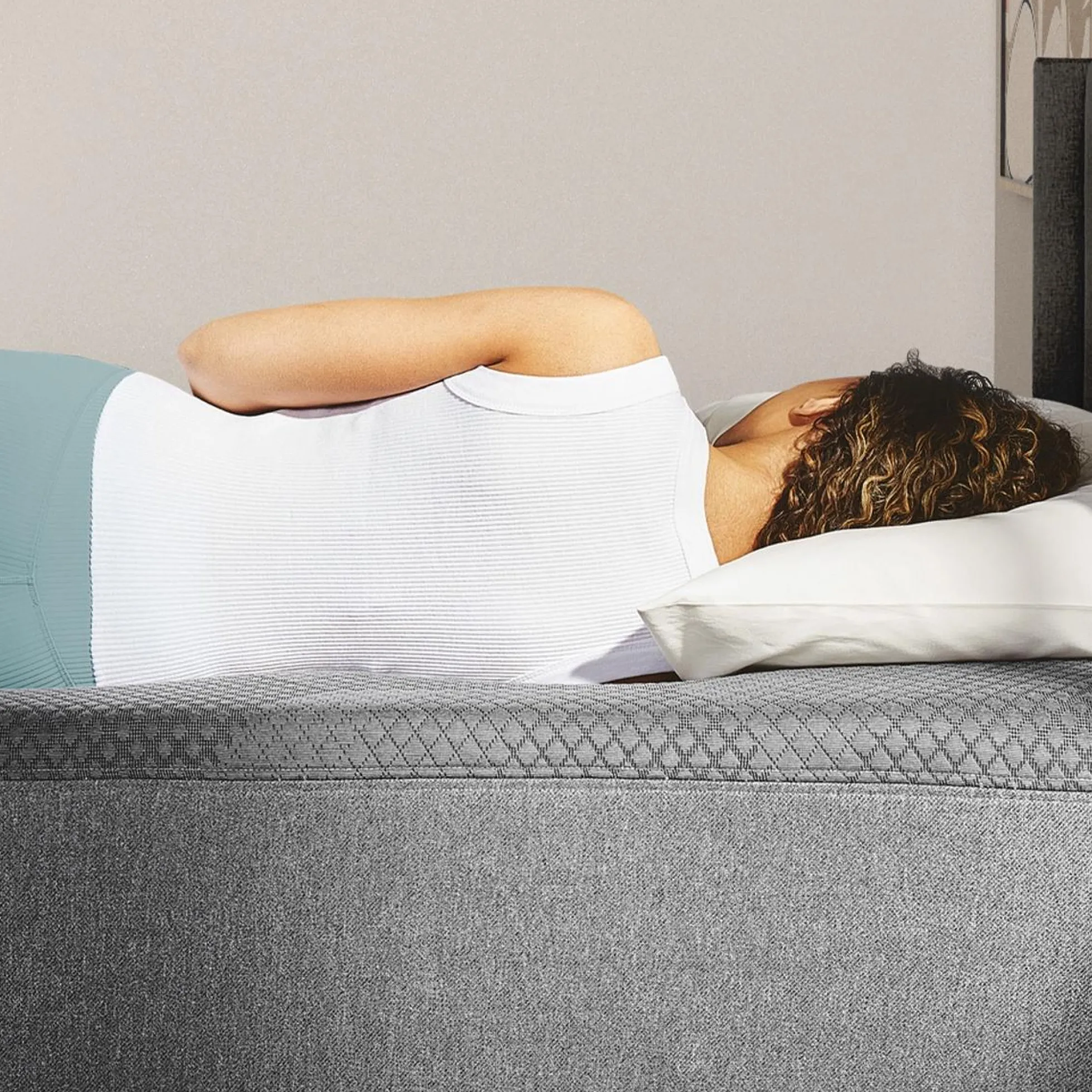 MOLECULE Reflex Embrace Plush Mattress
