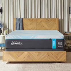 Tempur-Pedic TEMPUR-LuxeBreeze® Medium Hybrid Mattress